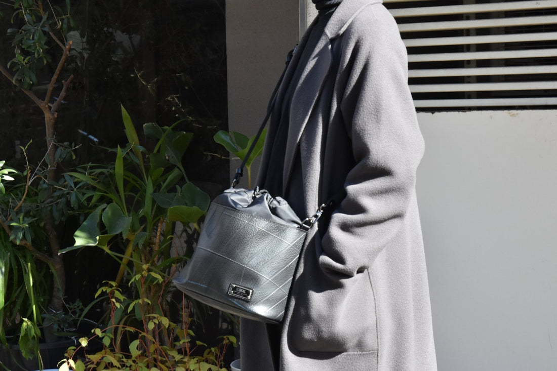 kinchaku bucket shoulder bag