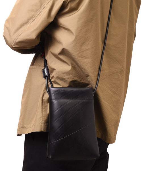 Leather cord shoulder bag