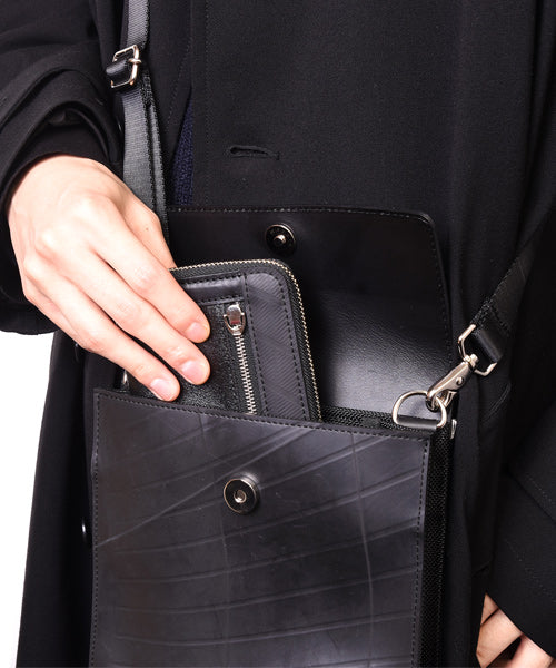 Kiss Lock Square Shoulder Bag