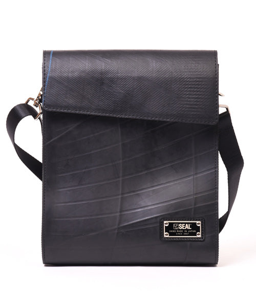 Kiss Lock Square Shoulder Bag