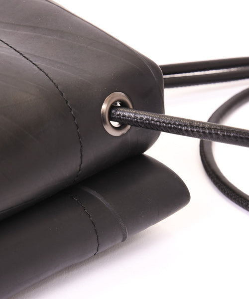 Leather cord shoulder bag