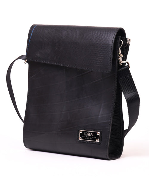 Kiss Lock Square Shoulder Bag