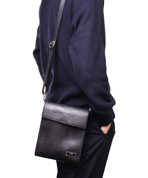 Kiss Lock Square Shoulder Bag