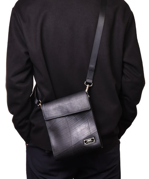 Kiss Lock Square Shoulder Bag