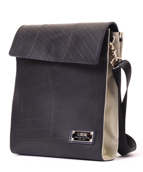 Kiss Lock Square Shoulder Bag