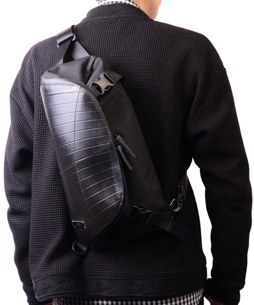 One Shoulder Bag Expandable Lite