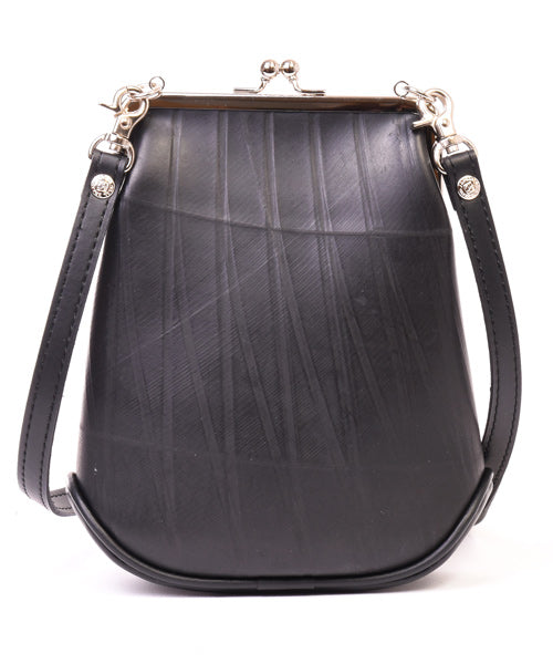 Kiss lock shoulder bag