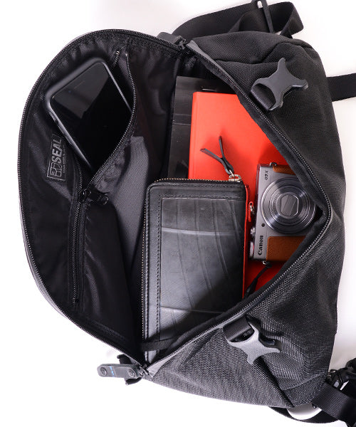 One Shoulder Bag Expandable Lite