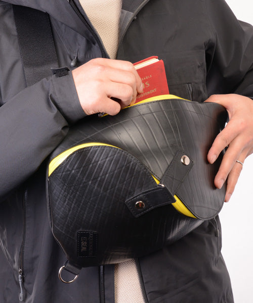 Arqueonautas collaboration / one shoulder bag spiral