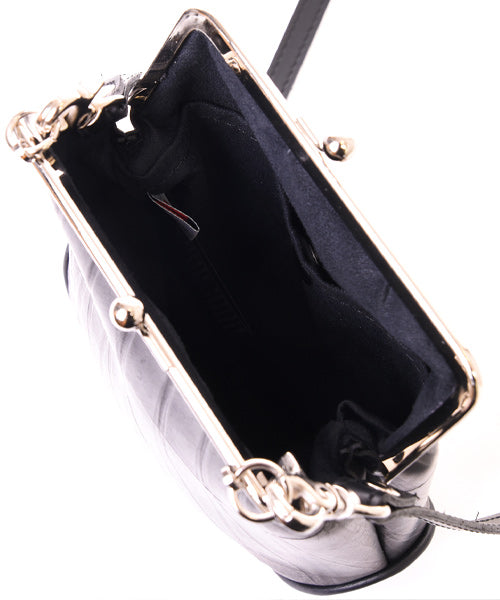 Kiss lock shoulder bag