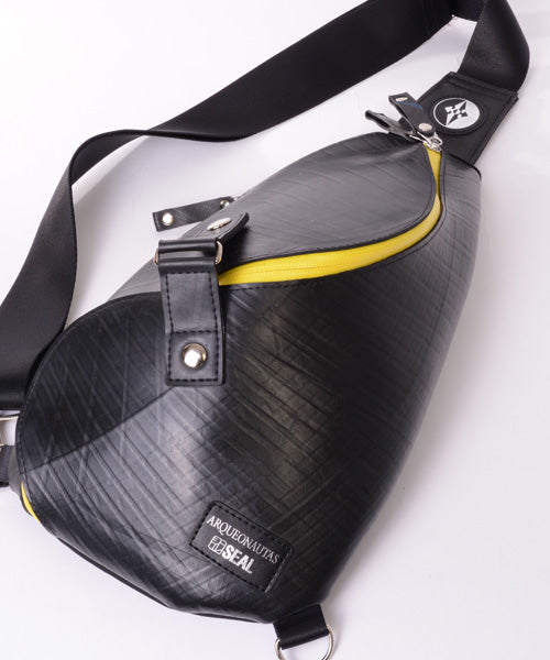 Arqueonautas collaboration / one shoulder bag spiral