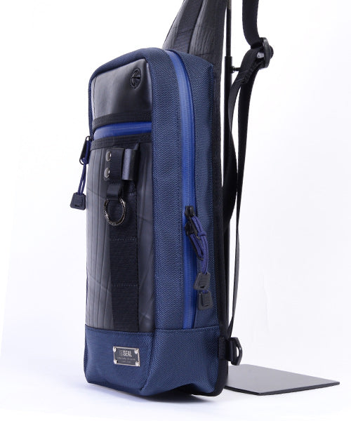 One shoulder sling bag