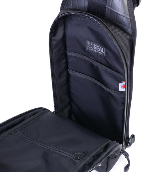 One shoulder sling bag