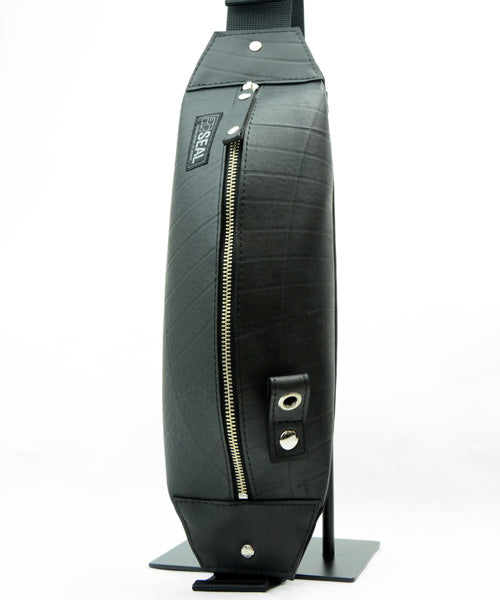 Sling bag waterproof