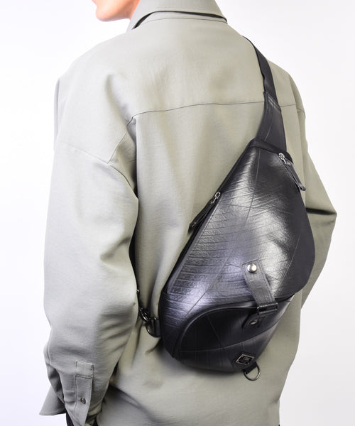 One shoulder bag spiral black model