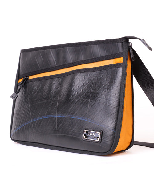 Expandable discount messenger bag